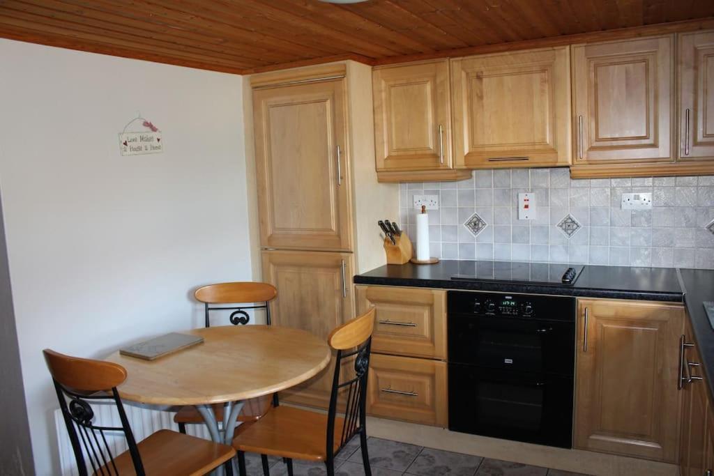 4 Bedroom Traditional Irish Farm House Killybegs Donegal Town Buitenkant foto